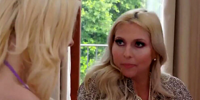 Reality Kings - Petite Kenzie Reeves Gets Taught Anal from Stepmom Christie