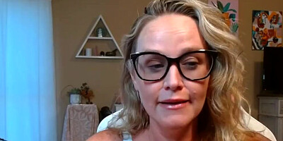 Nerdy MILF is talking dirty for her fans at podcast