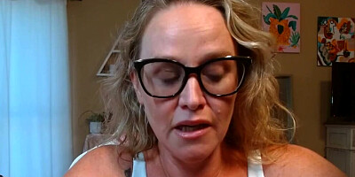 Nerdy MILF is talking dirty for her fans at podcast