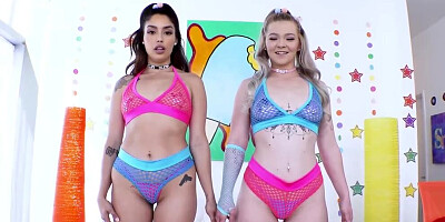 Vanessa Sky gets her butthole creampied in this hot threesome