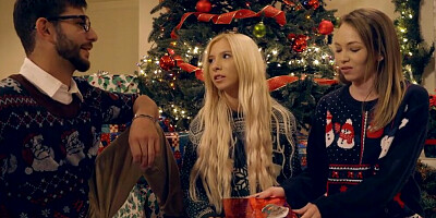 Angel Smalls, Kenzie Reeves & Logan Long in New Year's Eve 3some