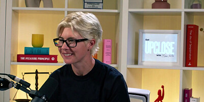 UP CLOSE - How Women Orgasm With Petite Blonde Khloe Kingsley! SOLO FEMALE MASTURBATION! FULL SCENE