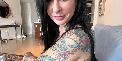 Accidentally Creampie My Moms Girlfriend - Joanna Angel