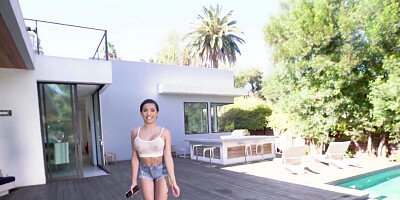 Aaliyah Hadid is tiny but she still needs BBC injection