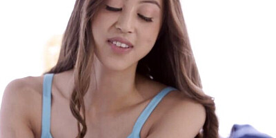 Massage trailer with temperament Alexia Anders from Kinky Spa
