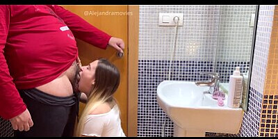Creampie to my girlfriend's friend, rough sex in the bathroom