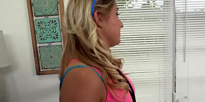 Mofos - Curvy Chick does her Stepbrother