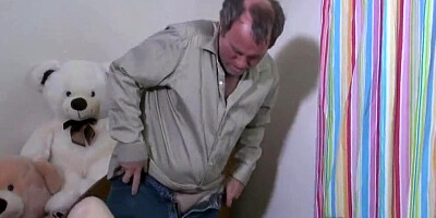 Creampie my Cute Step-niece and make her Pregnant