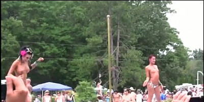 Strippers Pop Beaver in Public - Nudes-A-Poppin REMIX