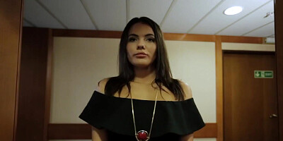 Vanessa Decker and Blanche Bradburry stuffed in the hotel room