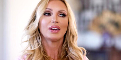 GIRLSWAY - Caring Stepmom Nikki Benz Shows Curious Chloe Temple & Her Bestie How Lesbians Have Sex