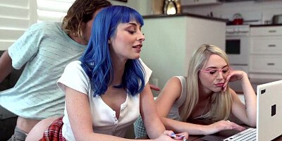 Step Sis oh my God, are you Guys Fucking right Now! S16:E1