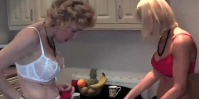 Slutty MILFs Carol & Elaine are using some vegetables for masturbation