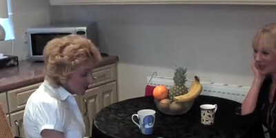 Slutty MILFs Carol & Elaine are using some vegetables for masturbation