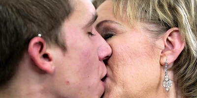 Mature woman kisses with her stepson and rides his hard pecker