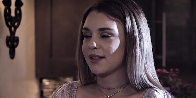 Gabbie Carter and her bestie are sharing dude's dick in 3some