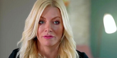 Serene Siren and Madi Collins licking each other on the couch