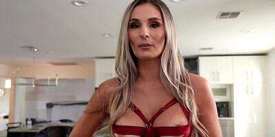 Stepmom Mandy Rhea to Molly Little, Back off, I NEED a New Boy Toy! - S1:E9