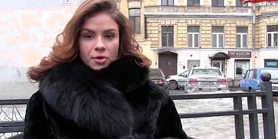 Super amateur babe agrees to fuck on the camera for cash