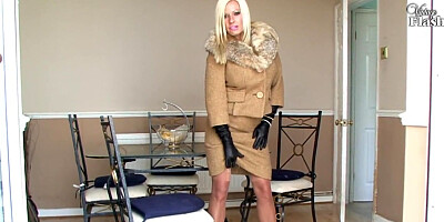VintageFlash - Michelle Thorne - Lady of the Manor