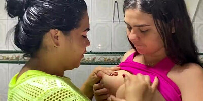 My stepsister fucks my pussy with a carrot and makes me squirt