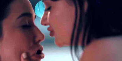 Exchange of intimacy between two young girls who love lesbian pussy licking