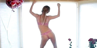 Lexy and Roses's solo female action