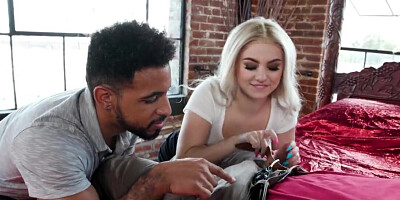 Skinny minx in an awesome bisexual threesome