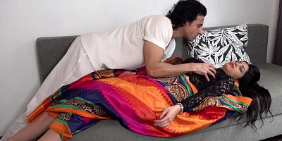 Servant fucks his drunk Indian mistress and pees on her