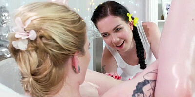 Massage Rooms first Time Masseuse has Orgasmic Lesbian Sex