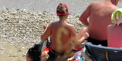 Horny Topless Amateurs MILFs - Hot Voyeur Beach Video