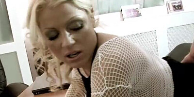 Cougar Mom with Great Desire to Fuck