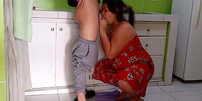 I come to repair my stepmother's pipe and she ends up on top of my cock, pumping my cum