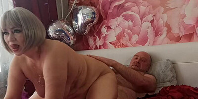 Curvy woman sits on partner's hard cock and rides it wildly
