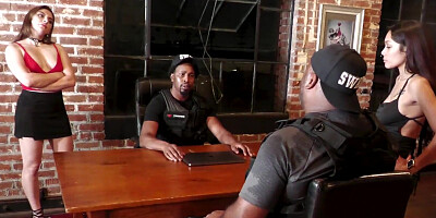 Isiah Maxwell & Keira Croft are screwing in this hot scene