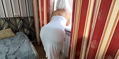 Milf puts her ass on the dick herself