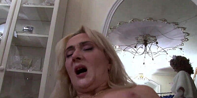 Horny Granny Petra Eagle Has Her Old Face Fucked
