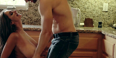 Sexy Mom Receives Warm Creampie