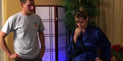 Discovered Naked Stepmom. Young Guy Fucked MILF Amateur