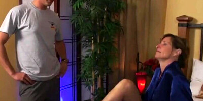 Discovered Naked Stepmom. Young Guy Fucked MILF Amateur