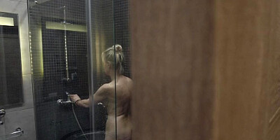 Mature lady refuses to stop sucking a schlong