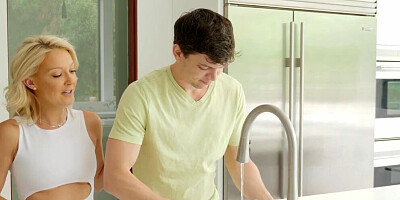 A monster cock stretches Laura Bentley's pussy to the limits