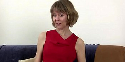 American milf Jacqueline takes care of her wide open pink cunt