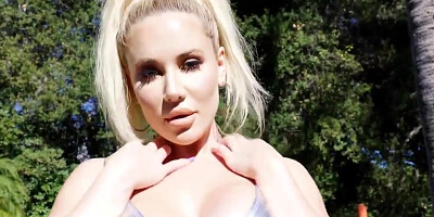 Savannah Bond has bubble butt and she loves black cock