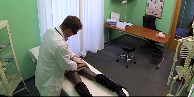 Perverted chick gets bonked by a horny doctor after the check-out