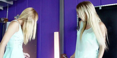 Natalia Starr And Natasha Starr Meet Up With Nina Hartley For Lesbo Pussy Licking And Sex Toy Play