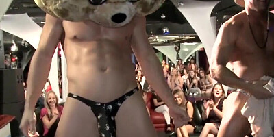 Horny sluts are giving blowjobs to hung strippers at this party