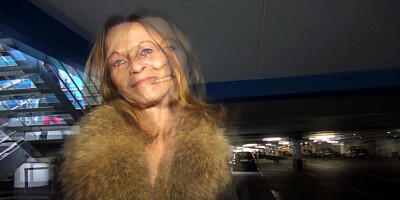 Elza, la milf sexy se venge de son amant
