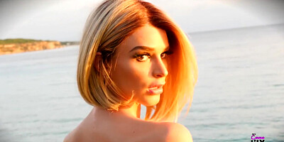 Emma Hix Sex in Paradise