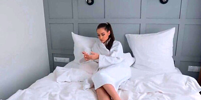 Massage Canceled Due To Coronavirus But The Son Himself Massaged His Mother - Luxury Girl